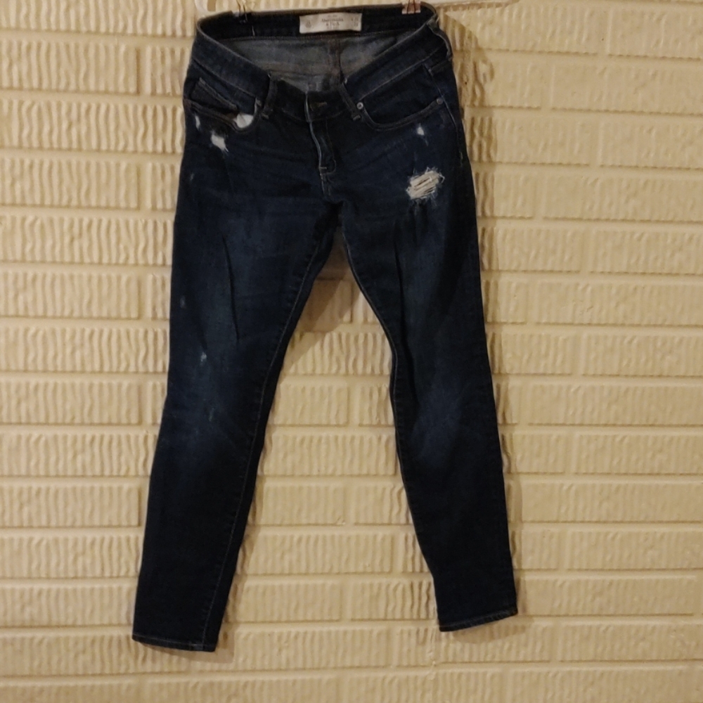 ABERCROMBIE and Fitch 2S(w.26,l. 29)